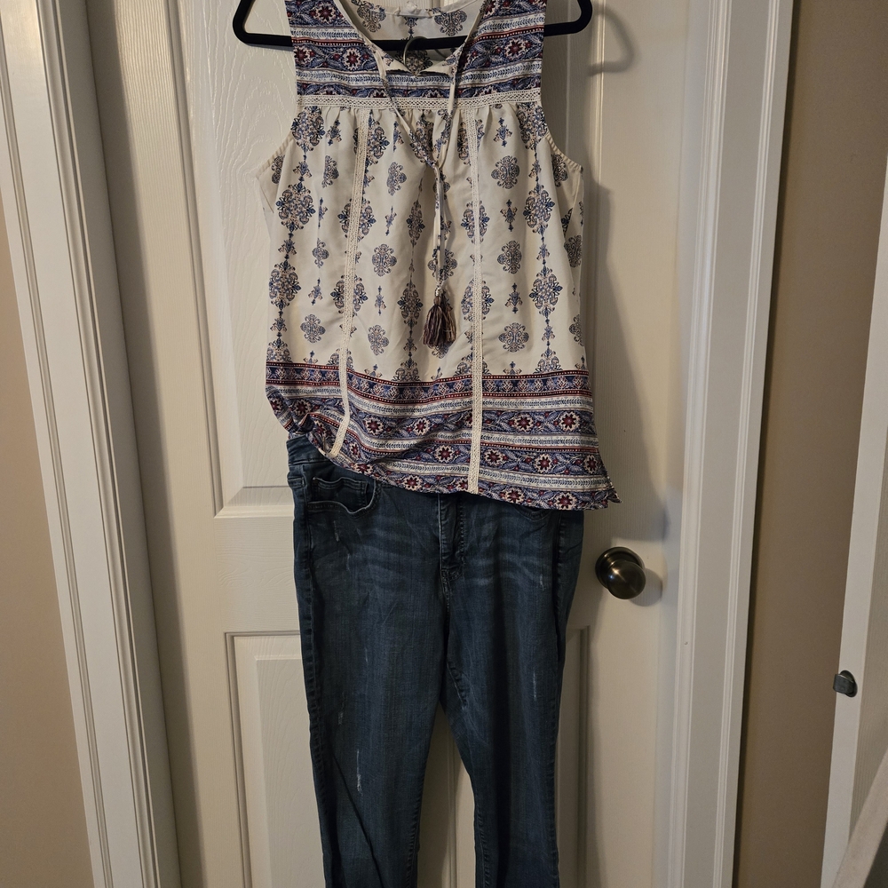 Sleeveless Boho Print Blouse - Cream and Blue